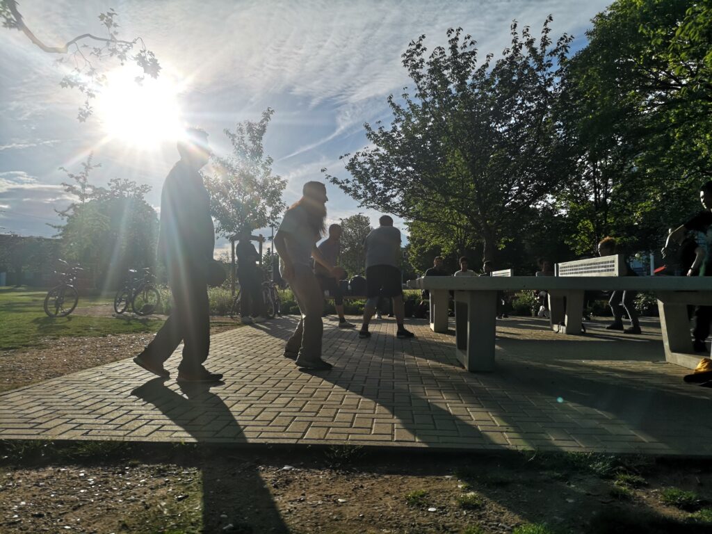 Community beim Tischtennis